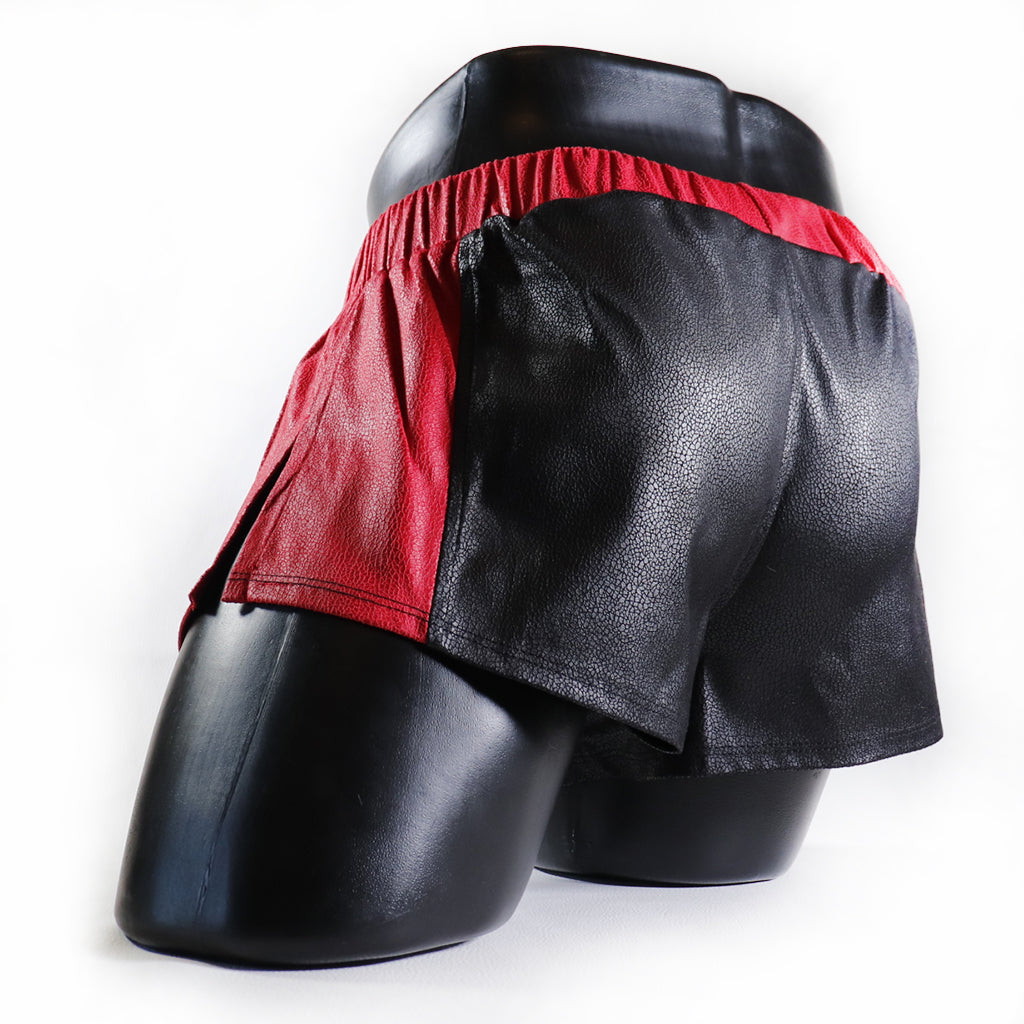 A - MINI - SHORT EN SEMI-CUIR – NOIR ET ROUGE