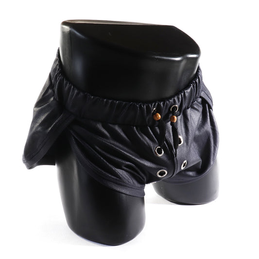 Mini - Short en Simili-Cuir Noir
Mini short en simili-cuir noir avec côtés ouverts, créé par Omar Enrique Paris – mode masculine audacieuse et vêtements sportifs fetish.
Keywords: short simili cuir homme, short fetish, Omar Enrique Paris