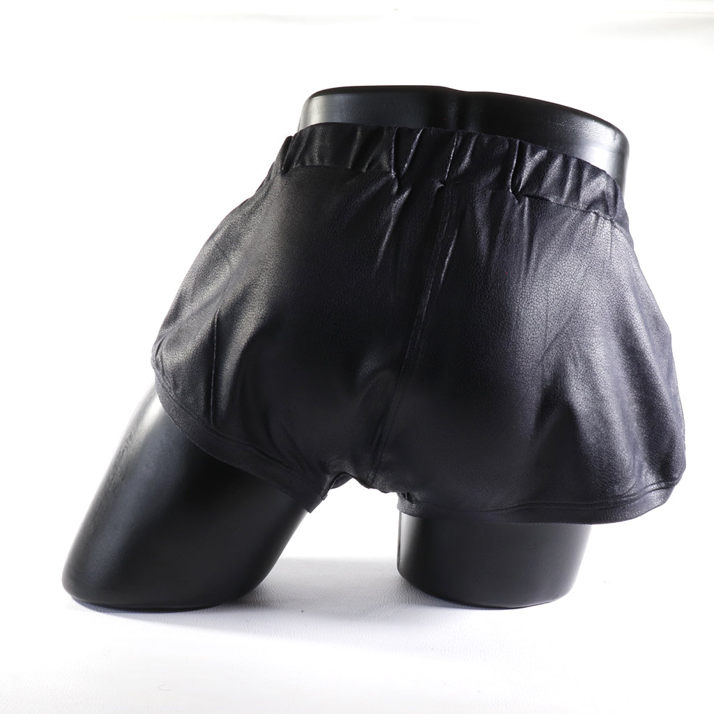 Mini - Short en Simili-Cuir Noir
Mini short en simili-cuir noir avec côtés ouverts, créé par Omar Enrique Paris – mode masculine audacieuse et vêtements sportifs fetish.
Keywords: short simili cuir homme, short fetish, Omar Enrique Paris