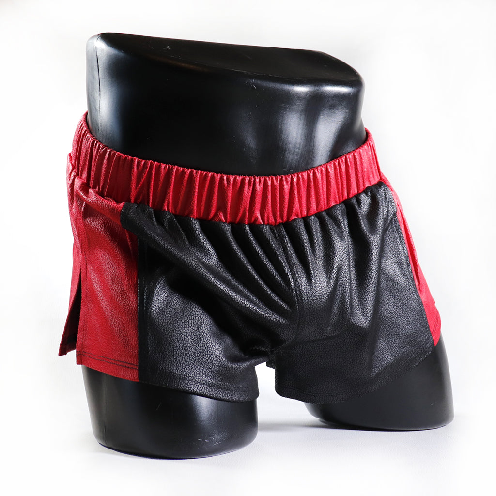 A - MINI - SHORT EN SEMI-CUIR – NOIR ET ROUGE