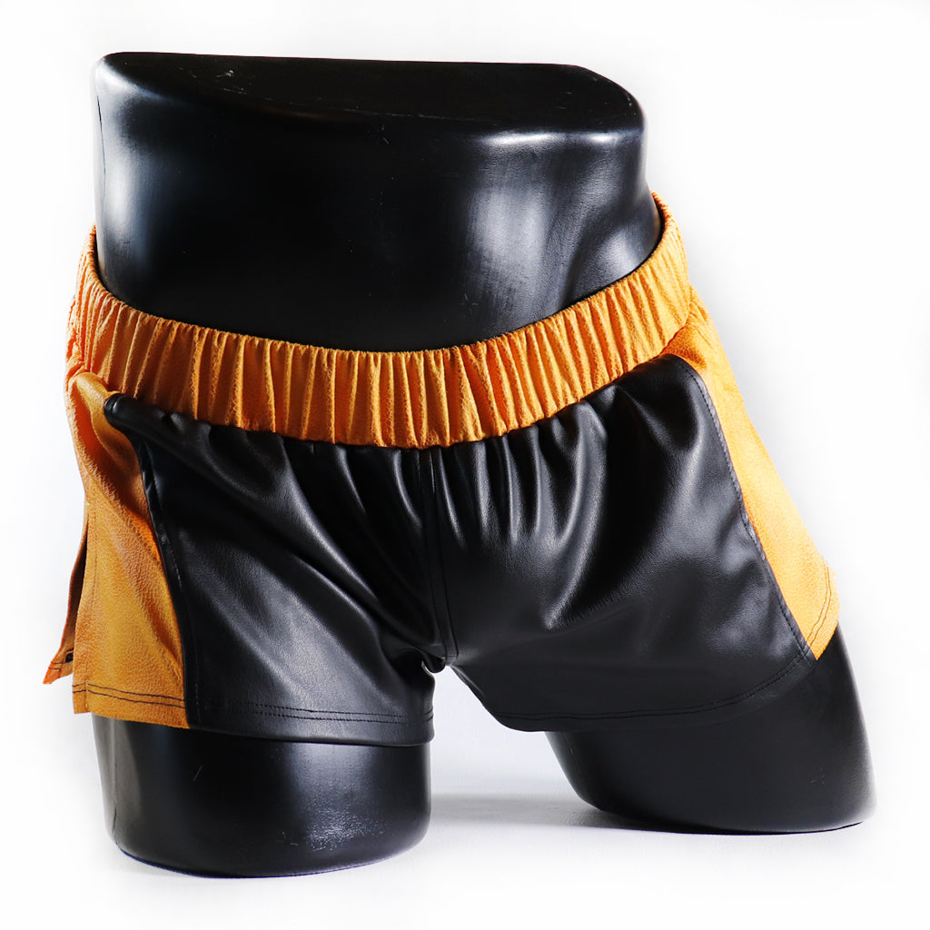 A - MINI - SHORT EN SEMI-CUIR BRILLANT – NOIR ET JAUNE